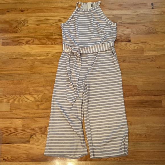 ePretty White & Grey Striped Jumpsuit with Pockets - Picture 6 of 8